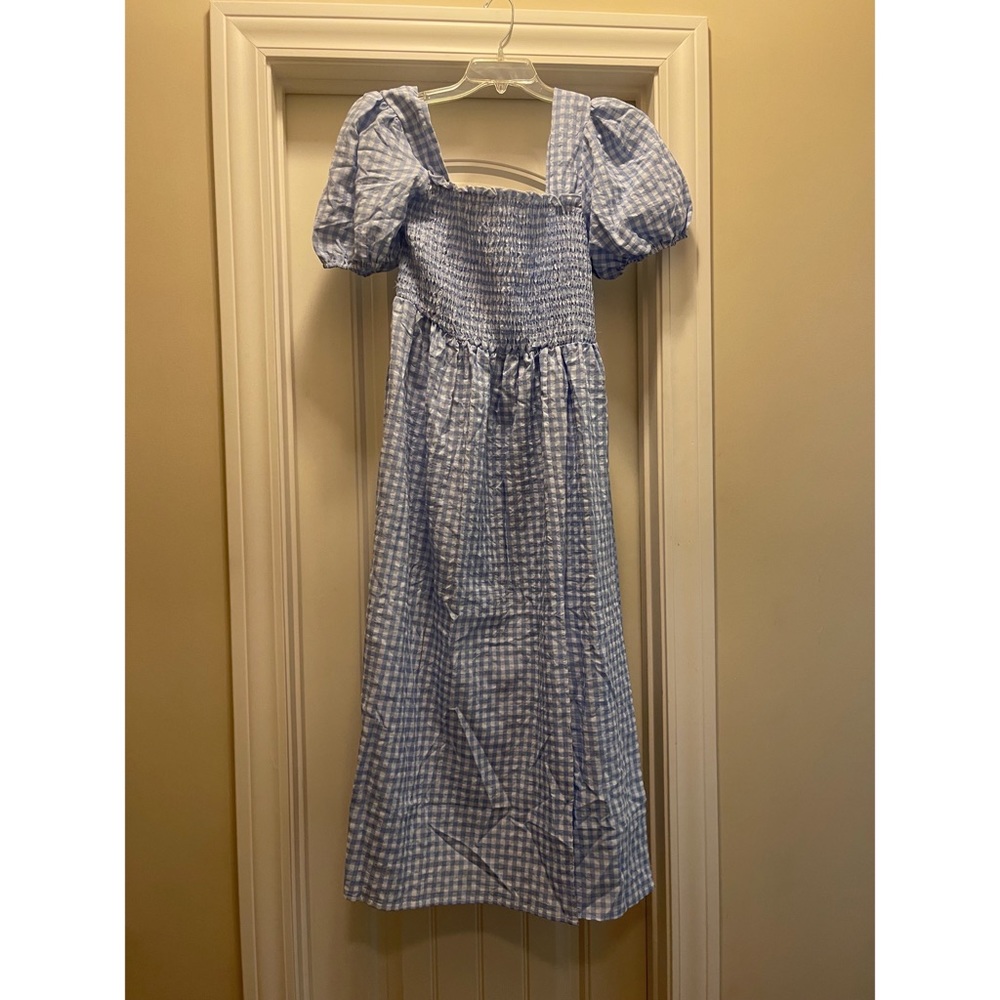 Missguided Size 12 smocked dress